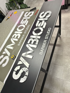 plasztikus betű és 3D logó